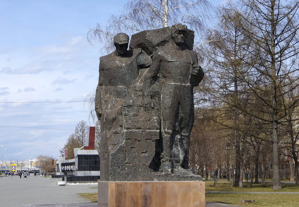 Памятники н тагил. Статуи в нижнем тагиле. Памятники нижнего тагила. Памятники н тагил. Памятники н тагил.