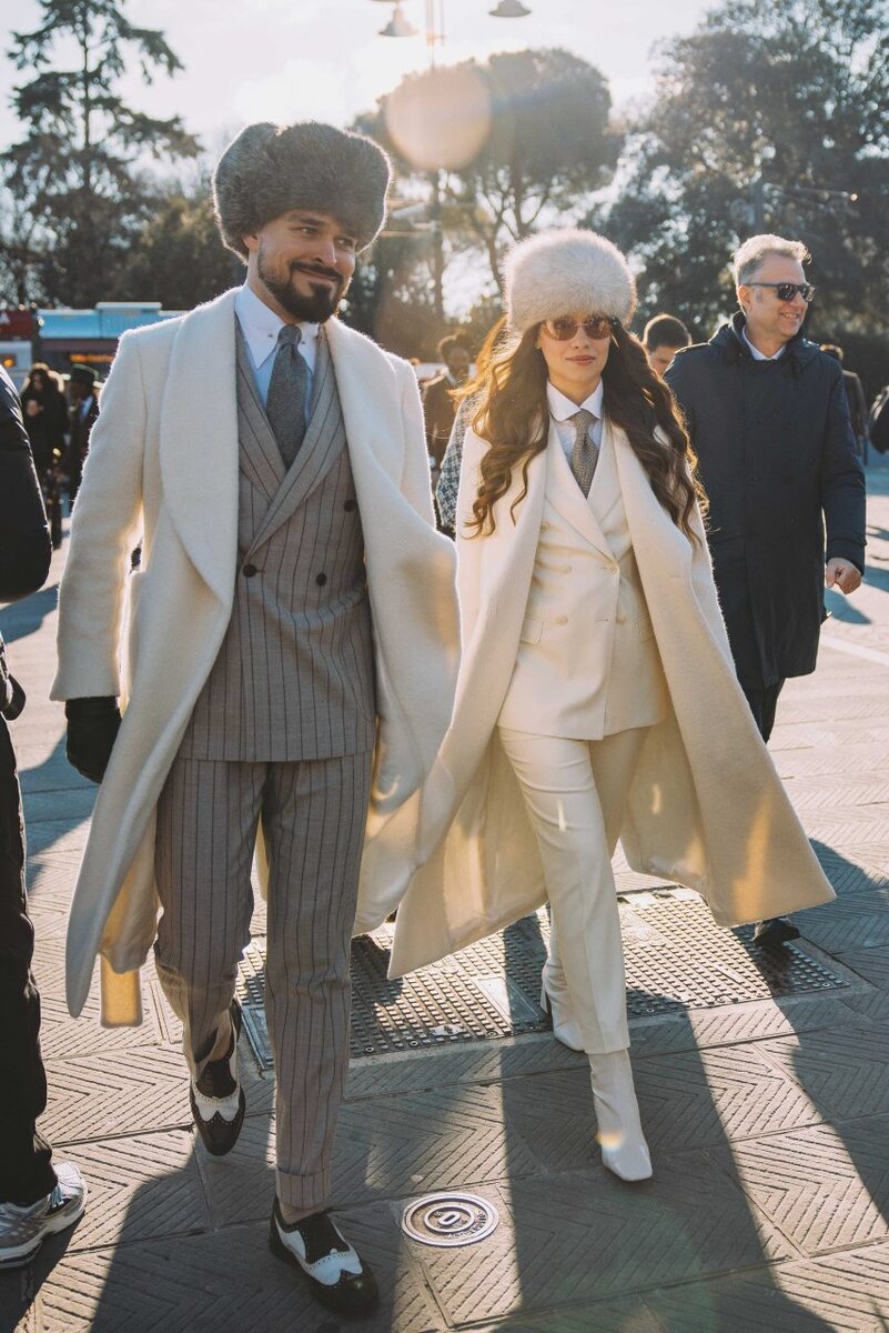 Модный сезон осень 2024 открылся Неделей моды Pitti Uomo, и показ американского дизайнера Тодда Снайдера стал первым после возвращения к нормальной жизни.-16