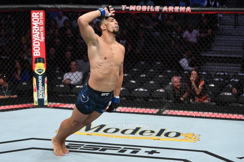 Джони вонкер вторник. Джонни Уокер юфс. Джонни Уокер боец юфс. UFC 279 Валкер Куцелаба. Уокер Куцелаба