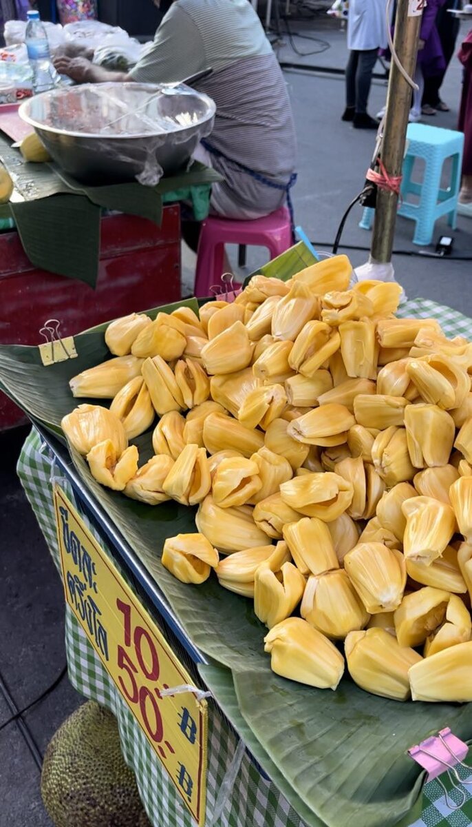 Горы джек фрута на рынке