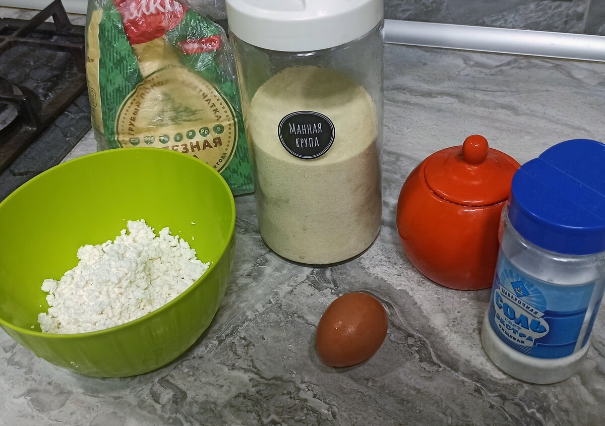 Из указанного количества продуктов получается две тарелки вареников