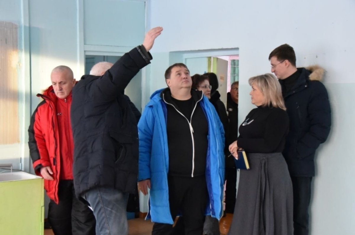    Александр Болдакин проверил, как продвигается ремонт в лицее №40 и школе №7