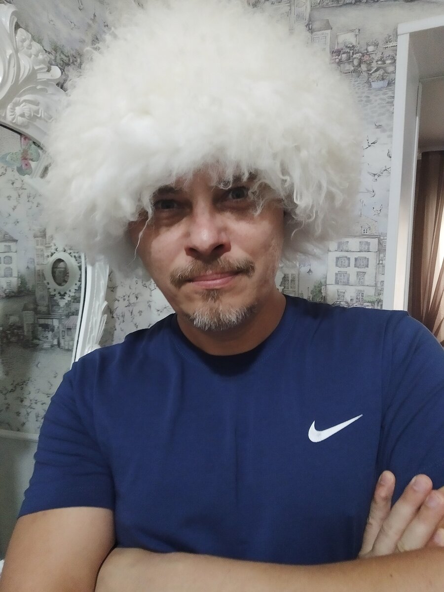 Недавно с мужем были в гостях у друзей и делились друг с другом  проблемами. Сегодня понимаю, что это был смешной разговор. У нас  нет проблем. 