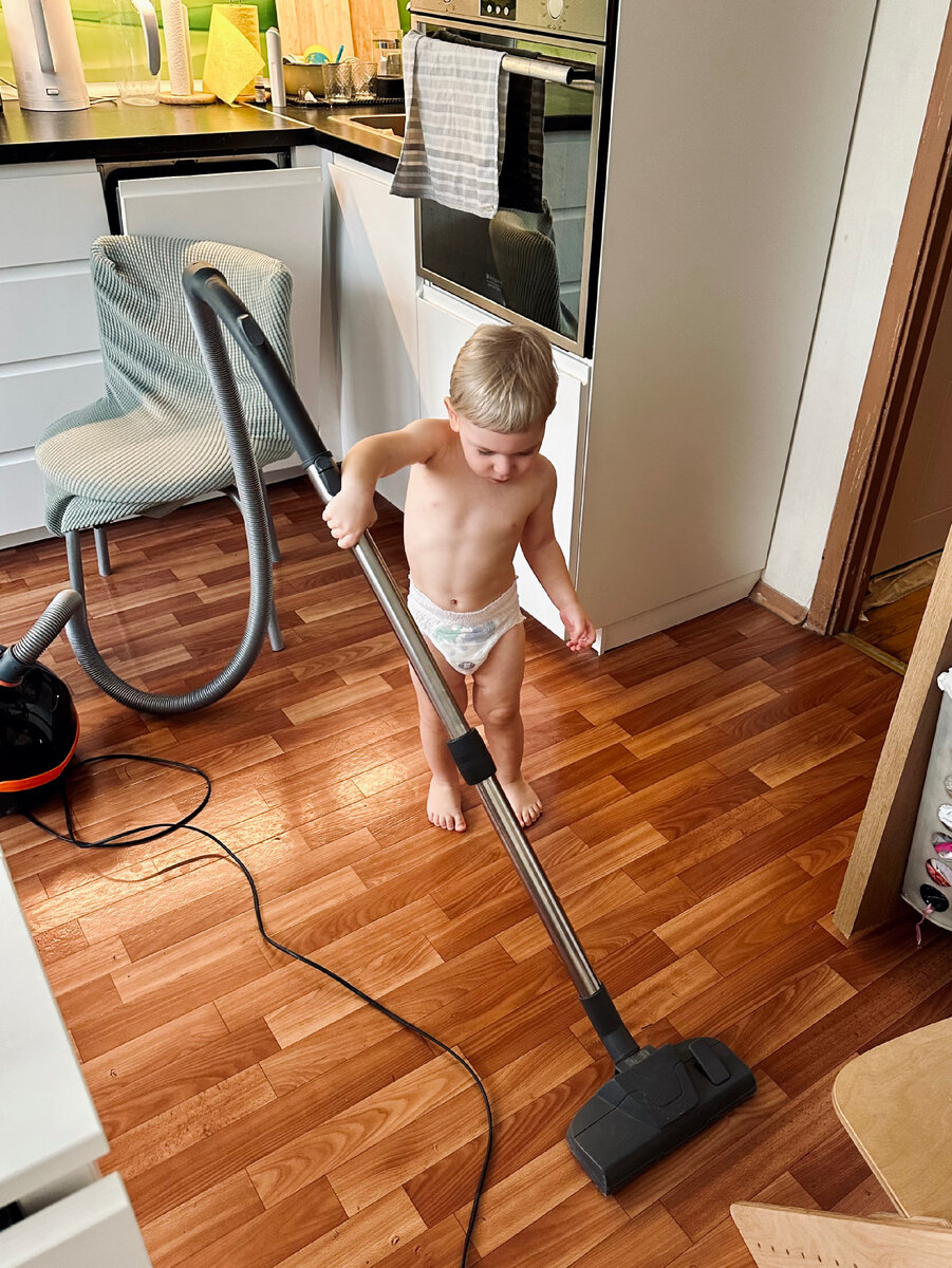 Теперь я могу наблюдать, а сын пусть делает уборку 🤣