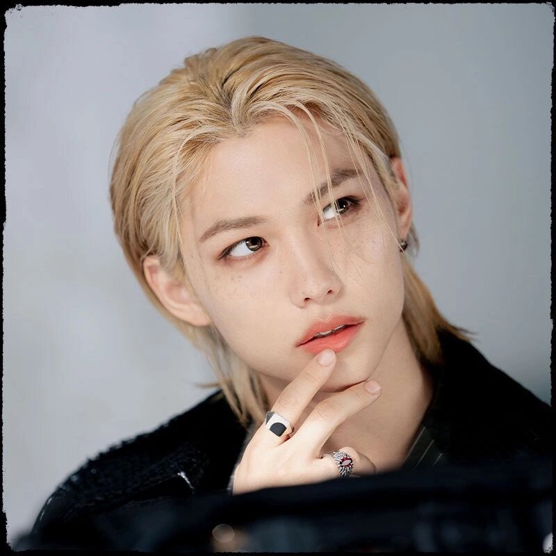 Феликс на фотосессии