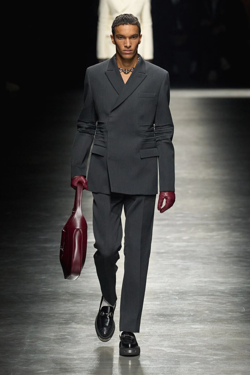 Дом моды Fendi : Коллекция мужской одежды Осень-Зима 2025-2025