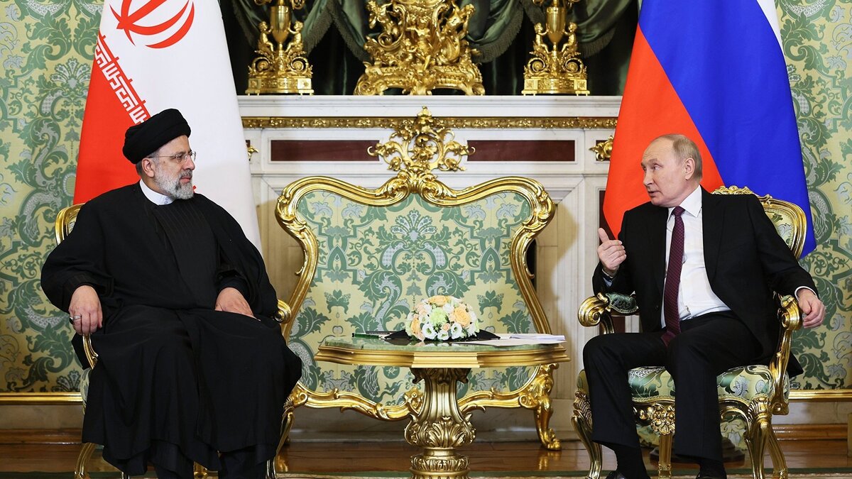    Встреча президента РФ В. Путина и президента Ирана Э. Раиси© РИА Новости . POOL/Сергей Бобылев