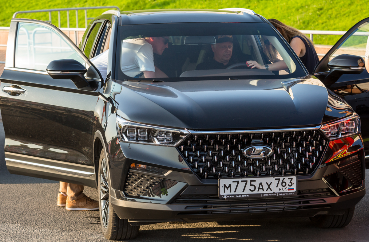 Москвич никому не нужен, а кроссовера Lada X-Cross 5 не будет | Auto People  | Дзен