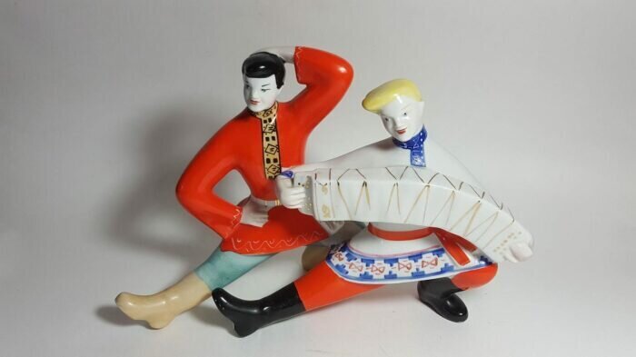 Фарфоровые статуэтки можно было увидеть почти в каждом доме