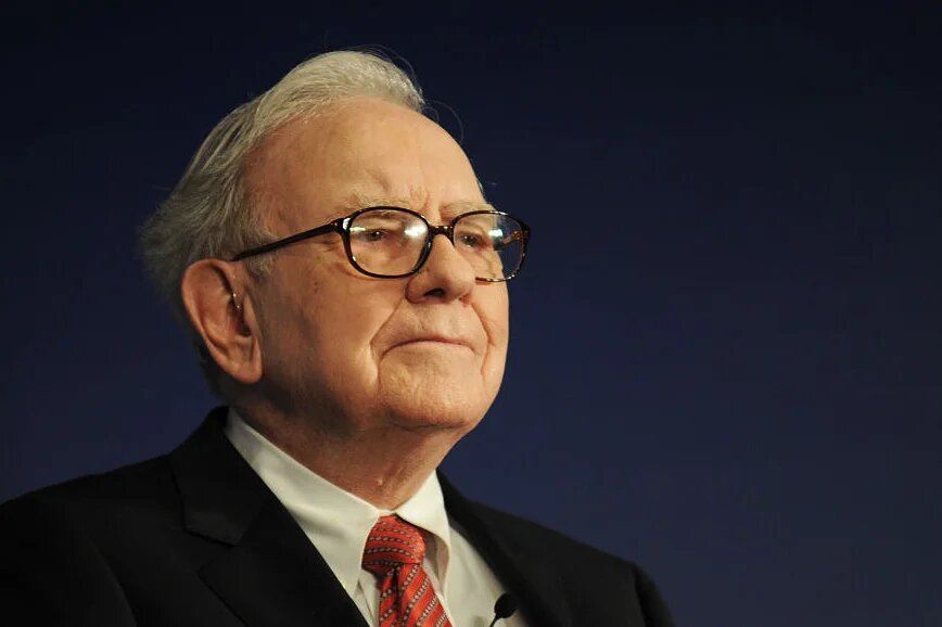 Уоррен Баффет — живая легенда финансового мира и один из самых успешных инвесторов в истории. Его финансовые успехи, философия жизни и уникальный подход к бизнесу сделали его объектом изучения и вдохновения для многих. Давайте рассмотрим ключевые привычки, которые сделали Уоррена Баффета тем, кем он является сегодня.