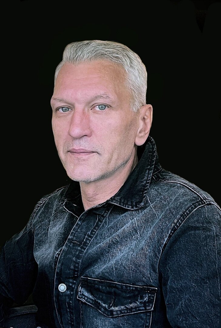 Солист группы Дмитрий Чернуха