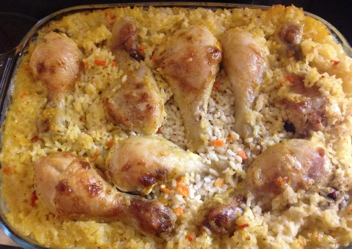 Маринованный лук в масле. Лук в банке с водой. Луковица в пакете. Луковица в банке под крышкой. Луковый цветок рецепт.