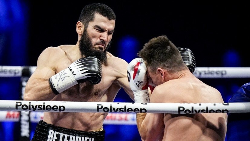     Боксёры полутяжёлого веса Артур Бетербиев и Каллум Смит Gettyimages.ru Mathieu Belanger / Stringer