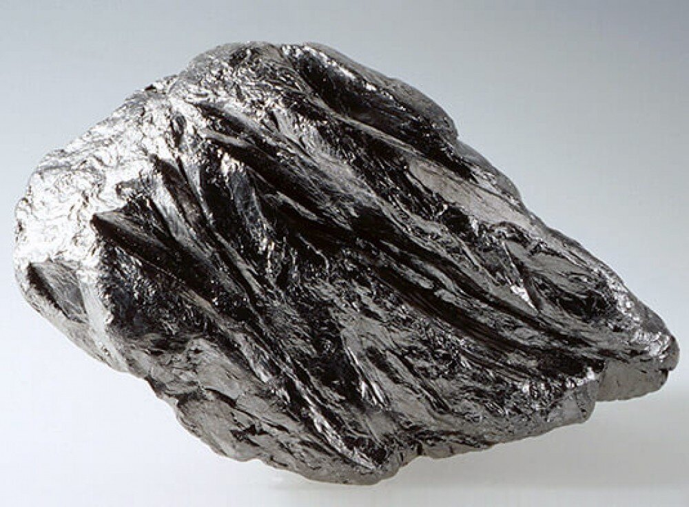 Графит минерал. Плотнокристаллический графит. Торий 232 фото. Углерод металлический элемент. Графит самородок.