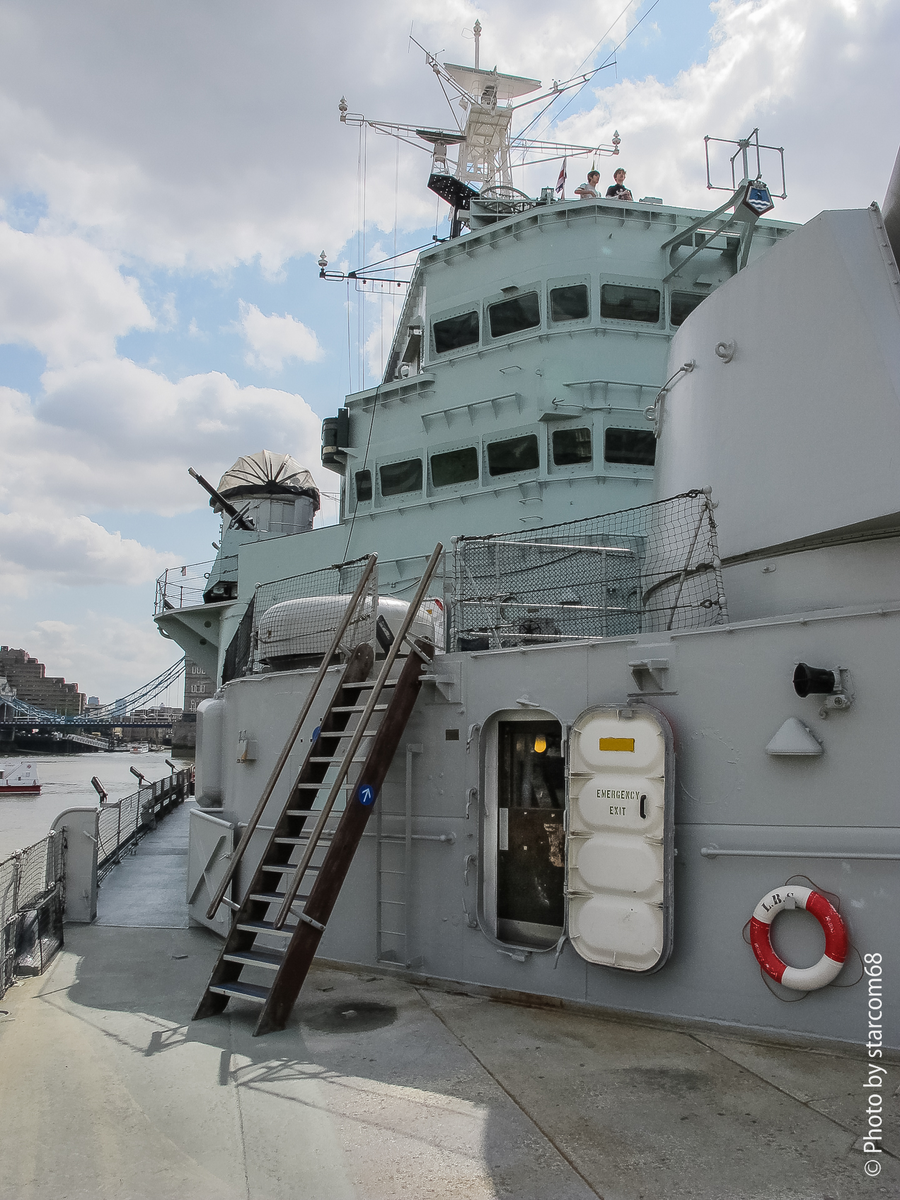 Вид на носовую надстройку  и башню главного калибра.. Пролистывайте галерею вправо