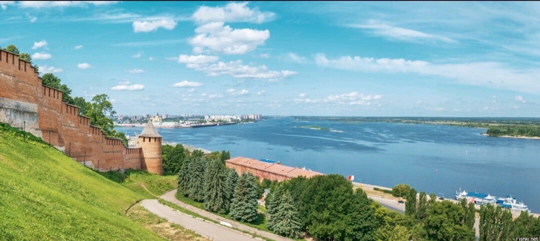 Стены Нижегородского Кремля, вид на Волгу 
