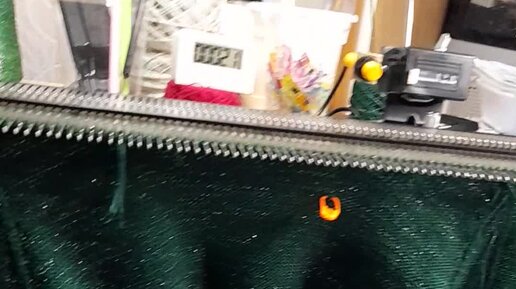 Олеся Кулакова | Вяжу на вязальной машине новогодний наряд | Дзен