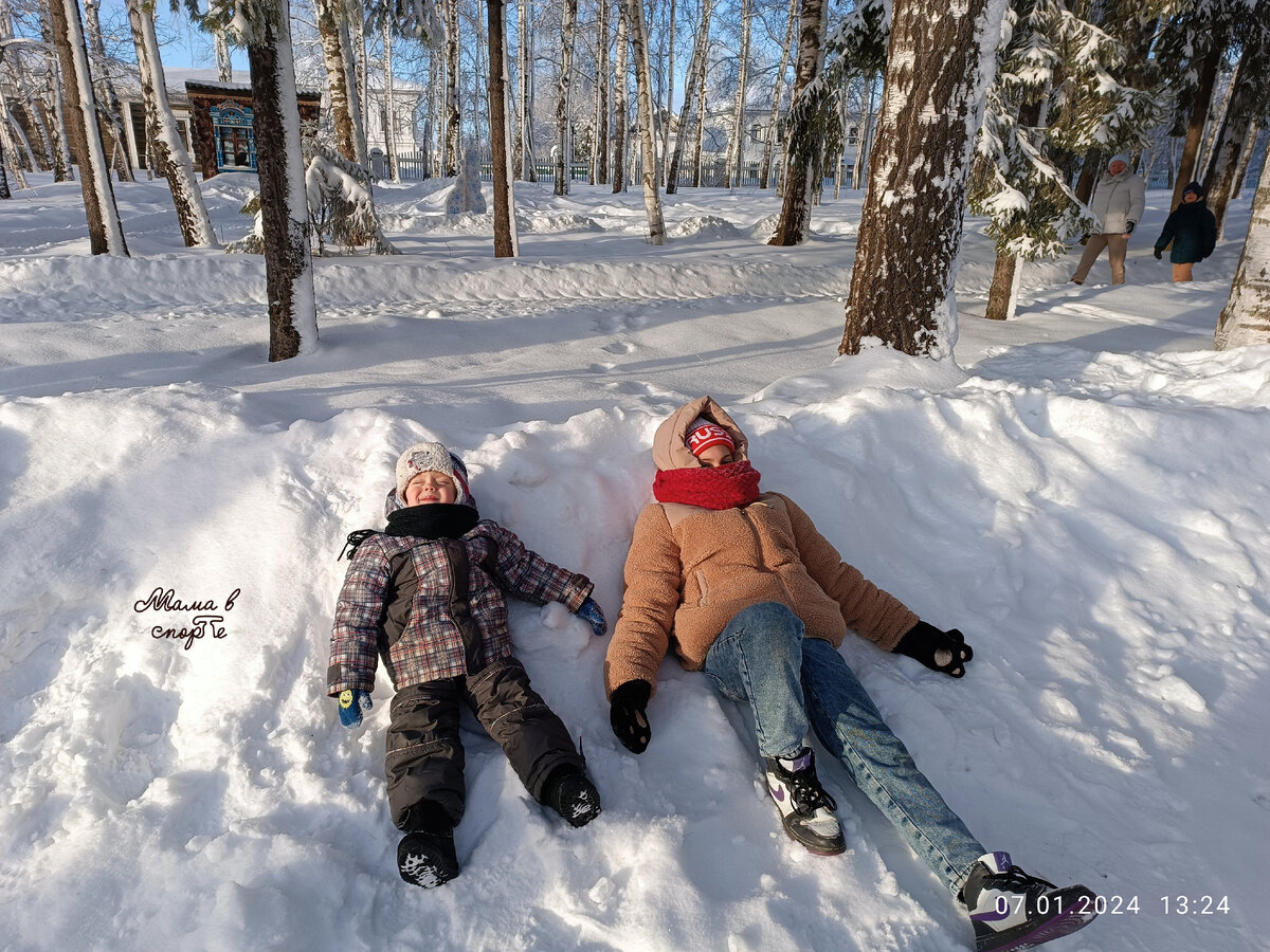 Младший и старшая. 