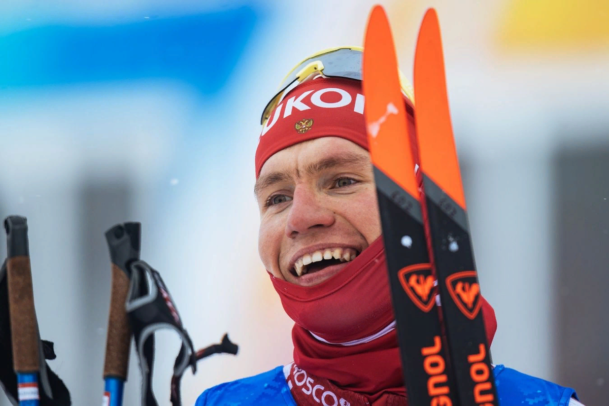 Фото из яндекс картинки. Победитель гонки Александр ВЕЛИКИЙ Большунов