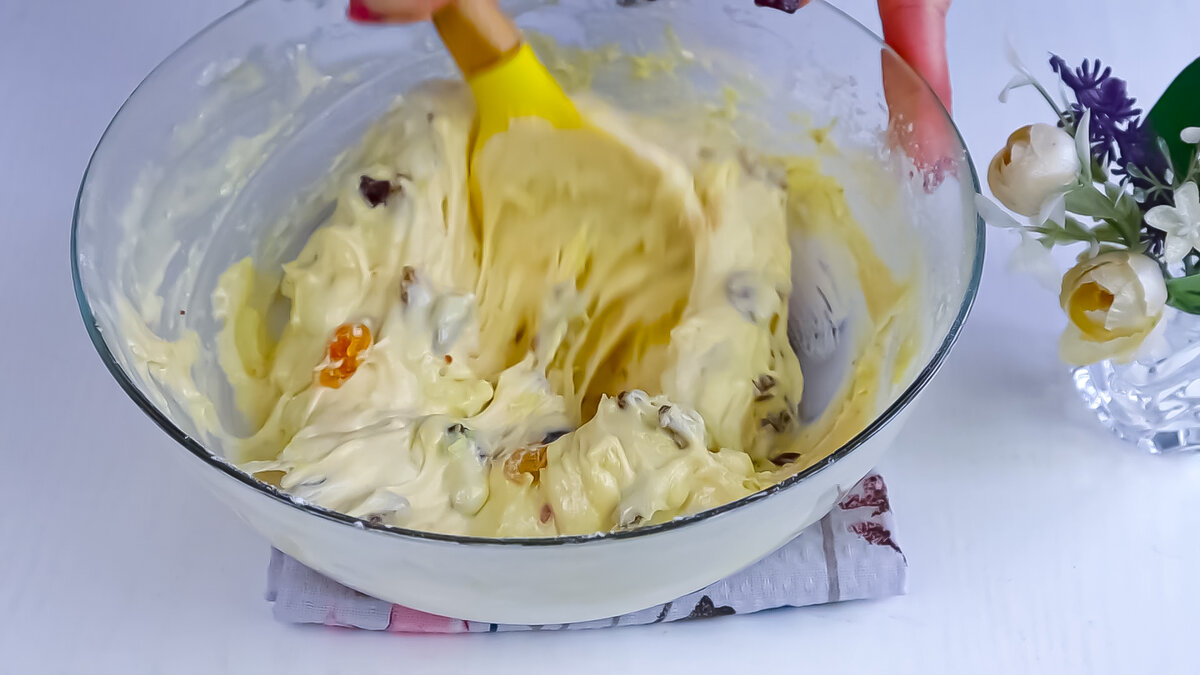 Яблочная шарлотка. Заливной пирог без дрожжей. Пирог на сметане кухня наизнанку. Яблочный пирог с творогом. Пирог с творогом на скорую.