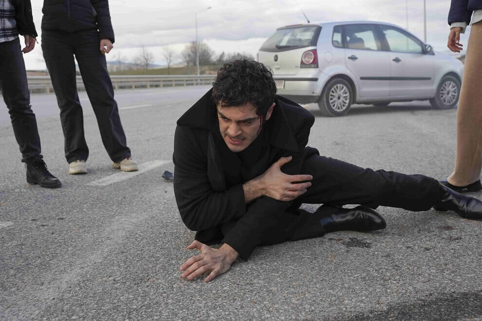 Кадр из сериала "Совершенно другой". Картинка из Интернета.