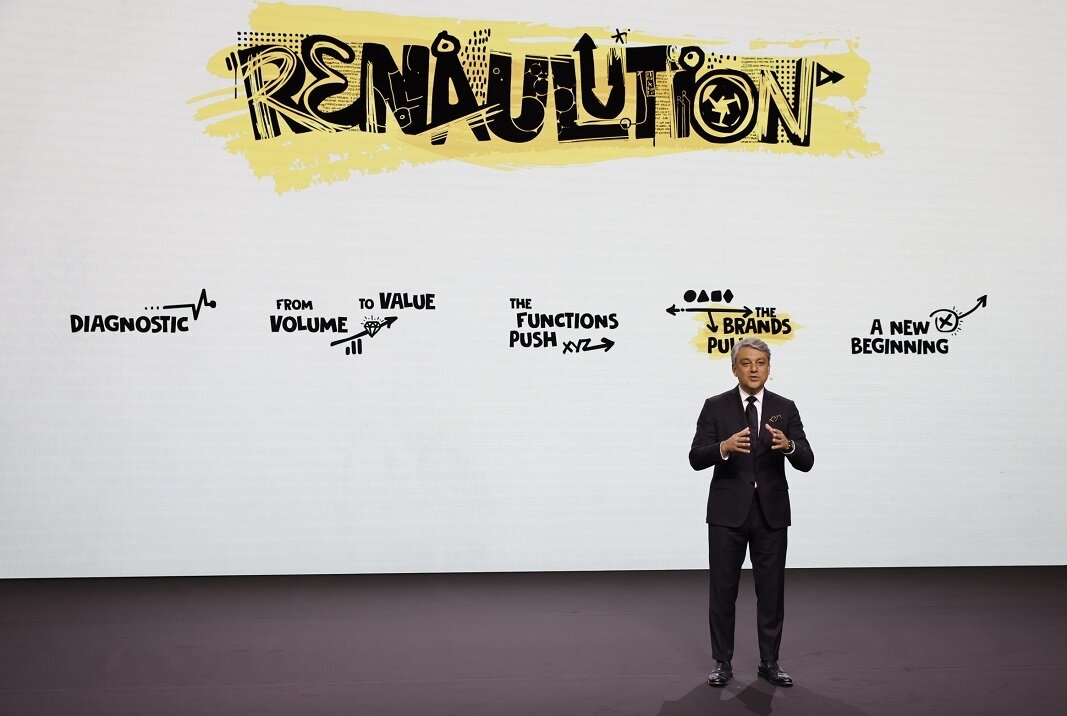 Шеф Renault Лука де Мео озвучивает 14 января 2021 года стратегический план 