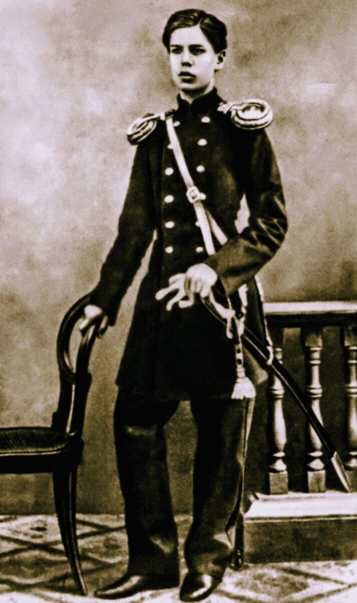 М. Мусоргский в мундире Преображенского полка