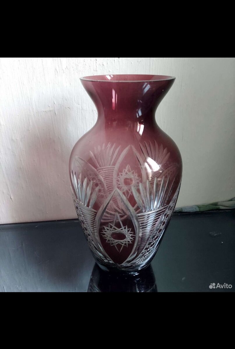 Ваза из марганцевого стекла. 