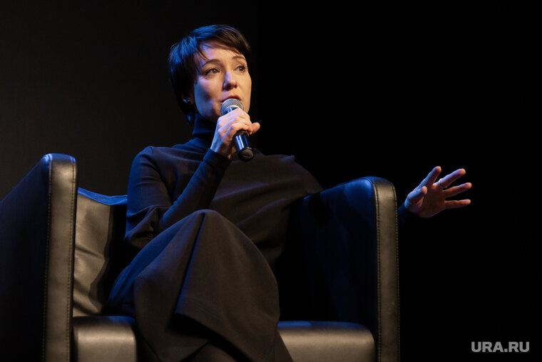    Чулпан Хаматова сообщила, что будет читать прозу Саши Черного «Несерьезные рассказы» на благотворительном вечере