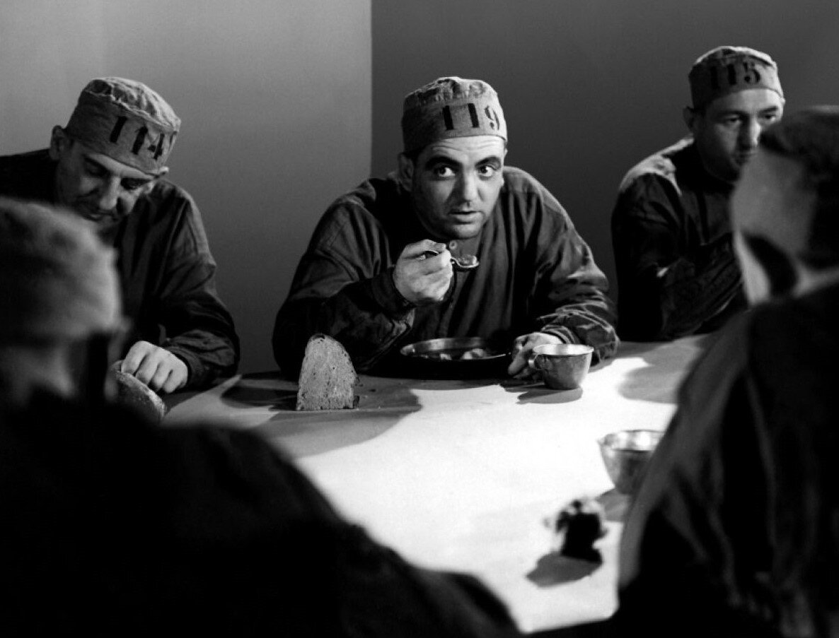 Кадр из фильма «Наша свобода» (À nous la liberté)