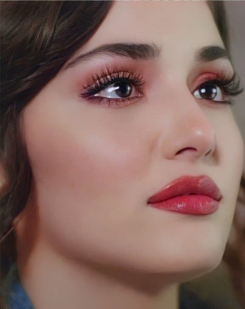 Хандэ Эрчел. Pin on Hande Фото: ru.pinterest.com