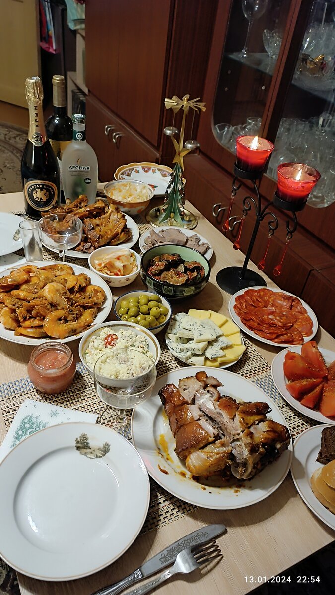 Староновогодний стол😉