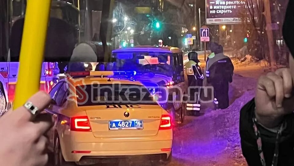     В Авиастроительном районе Казани из-за возгорания в садовом некоммерческом товариществе перекрыли проезжую часть. Соответствующую информацию Inkazan заявили в Госавтоинспекции города.