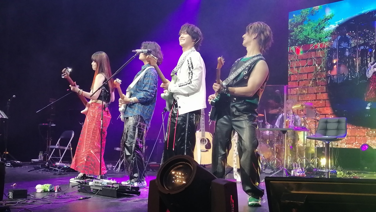 Листайте галерею