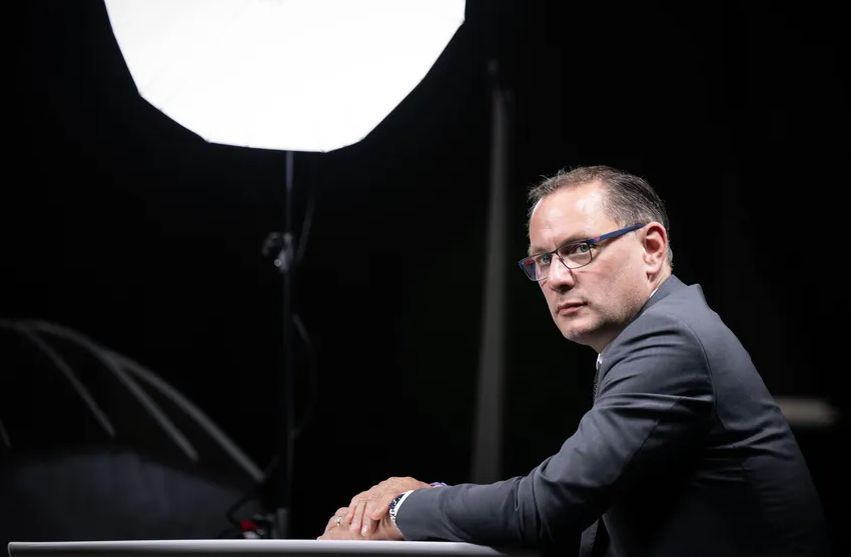 Тино Хрупалла на конференции федеральной партии AfD в июне 2022 года © Sebastian Kahnert/dpa