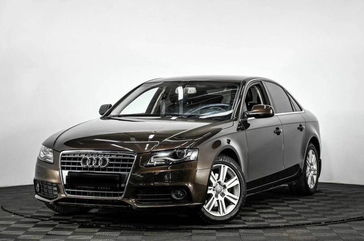 Ауди А4 В8.