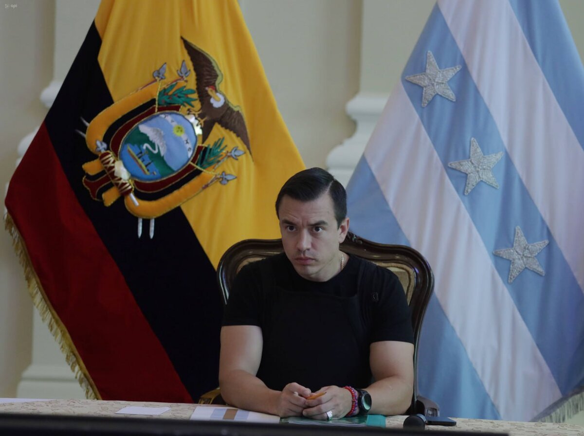 ПРЕЗИДЕНТ НОБОА ОБЕЩАЛ ВСЁ ИСПРАВИТЬ. ОДНАКО ЕСТЬ МНЕНИЕ, ЧТО И ЕГО ВЛАСТЬ НЕ БЕЗГРАНИЧНА И ДАЖЕ, ВОЗМОЖНО, СВЯЗАНА С ПРЕСТУПНЫМ МИРОМ. ФОТО: © IMAGO/CÃ©SAR MUÃ±OZ WWW.IMAGO-IMAGES.DE/GLOBALLOOKPRESS