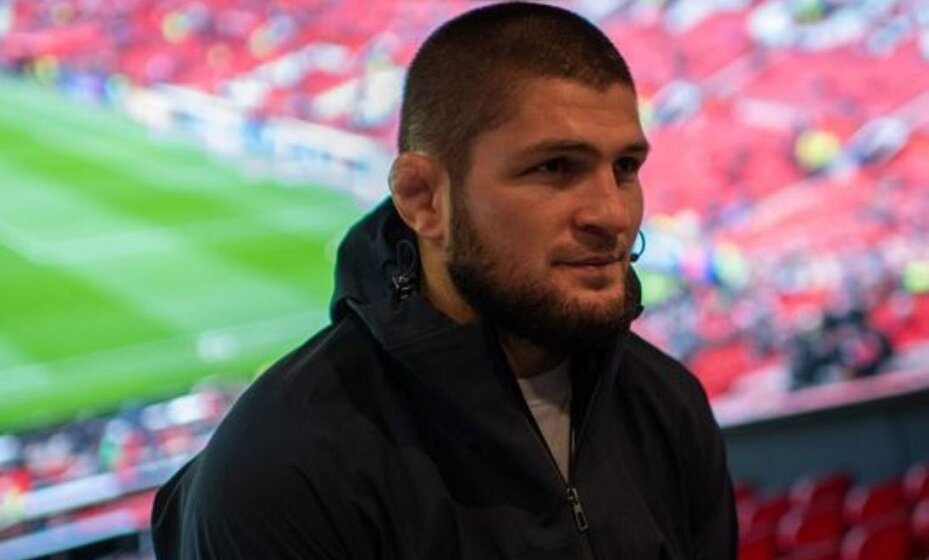    «Спартак» подарил Хабибу футболку с номером 29-0. Фото: соцсети Хабиба Нурмагомедова