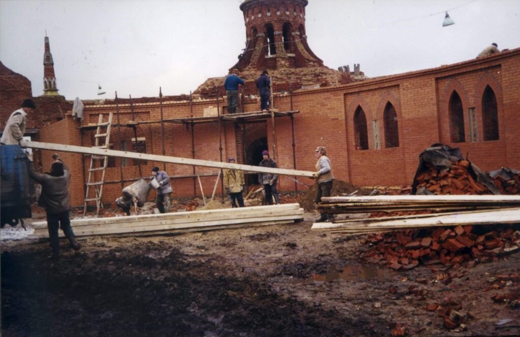  Восстановление здания конного двора