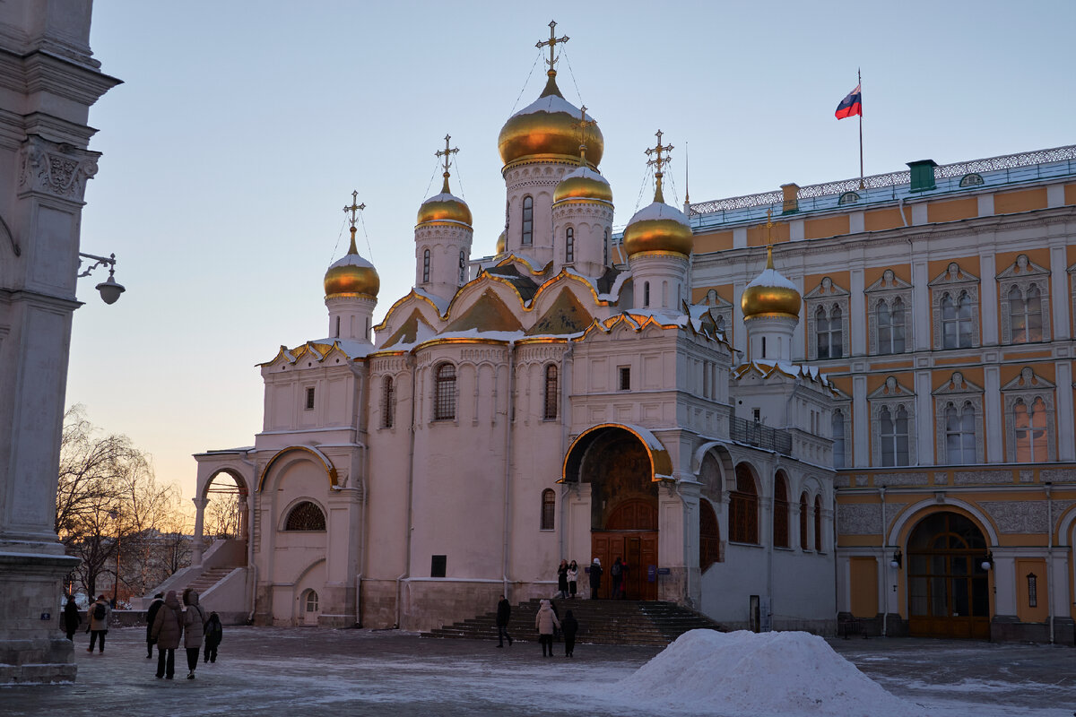 Что великие князья московские не жаловали церкви