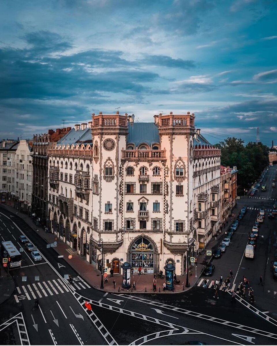 Дом с башнями-Дом Розенштейна. Фото с сайта https://foto-ram.ru