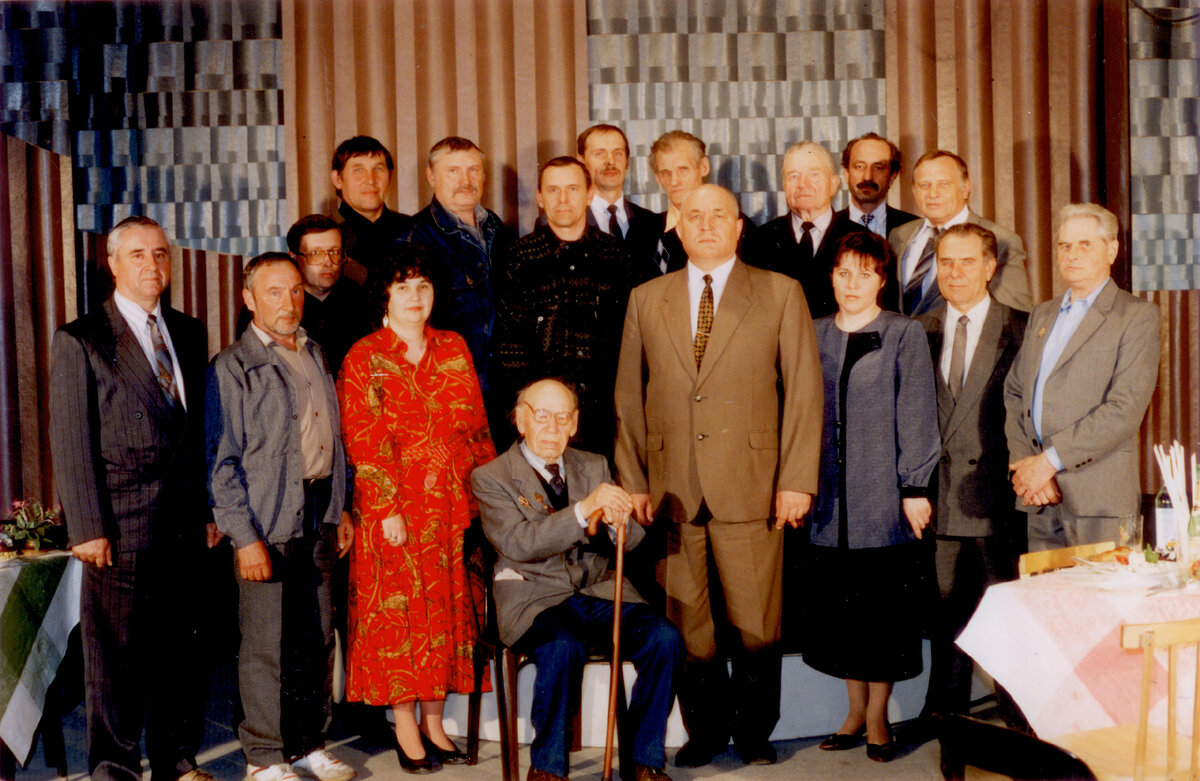 Вч 71316 донгуз. Гроб концерт. Байк шоу брянск 2000 год. Чайф 1997 год. Похороны жени белоусова 1997.