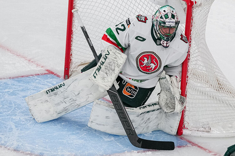    Билялов играет практически без перерыва, и это может сказаться на нем перед плей-офф, ведь в кубковых матчах времени на отдых у него точно не будет