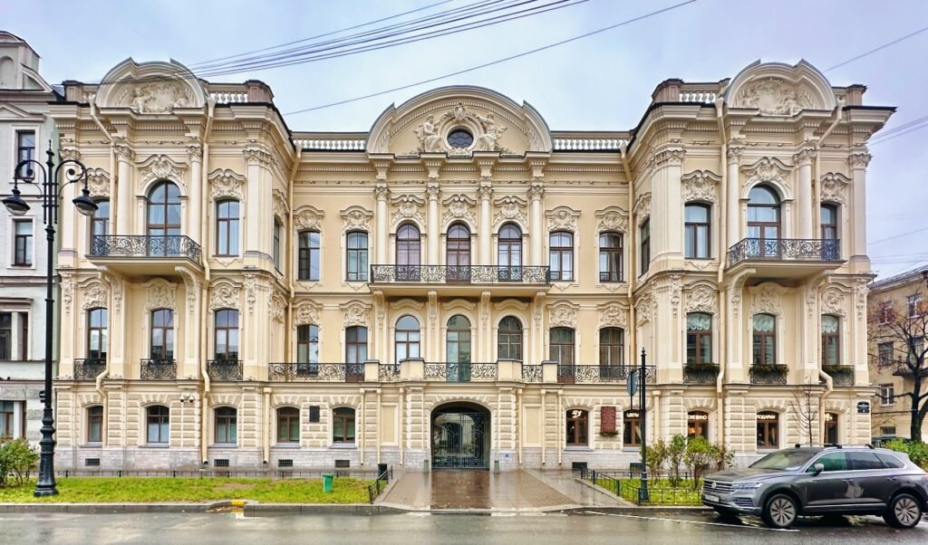 Дом Бутурлиной после реставрации фасадов