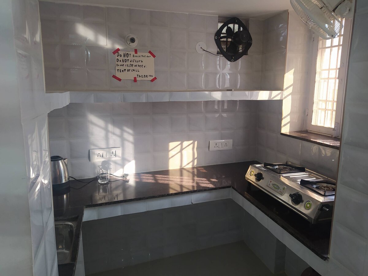 Фото автора. Это небольшая кухня в комнате