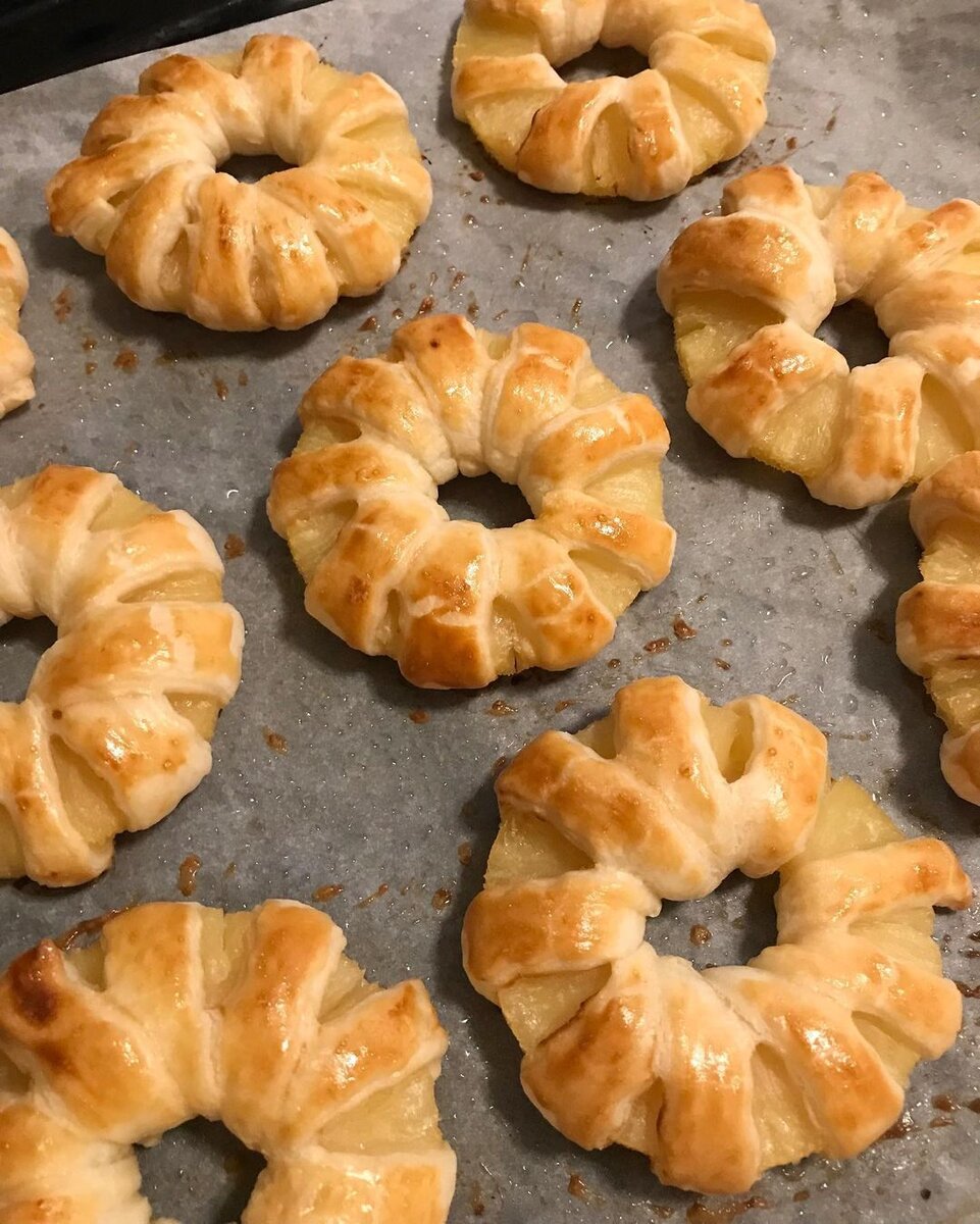 По желанию украсить сахарной пудрой 😋