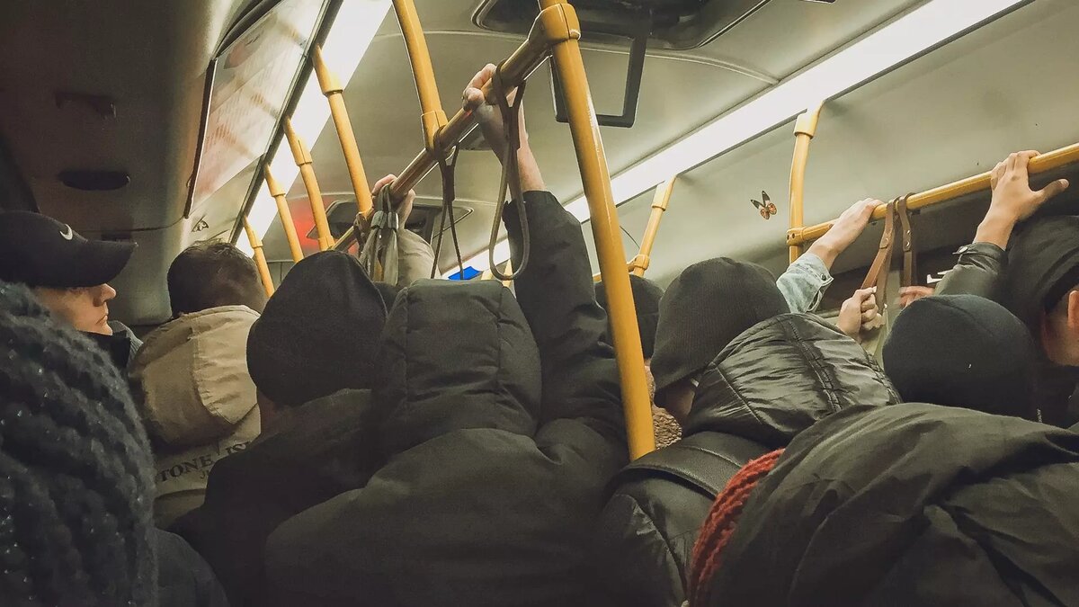     Критика по вопросам транспорта вошла в первую тройку вместе с вывозом ТБО и уборкой улиц. О проблемах, связанных с общественным транспортом Казани, мэр города Ильсур Метшин рассказал в ходе представления нового председателя комитета по транспорту.