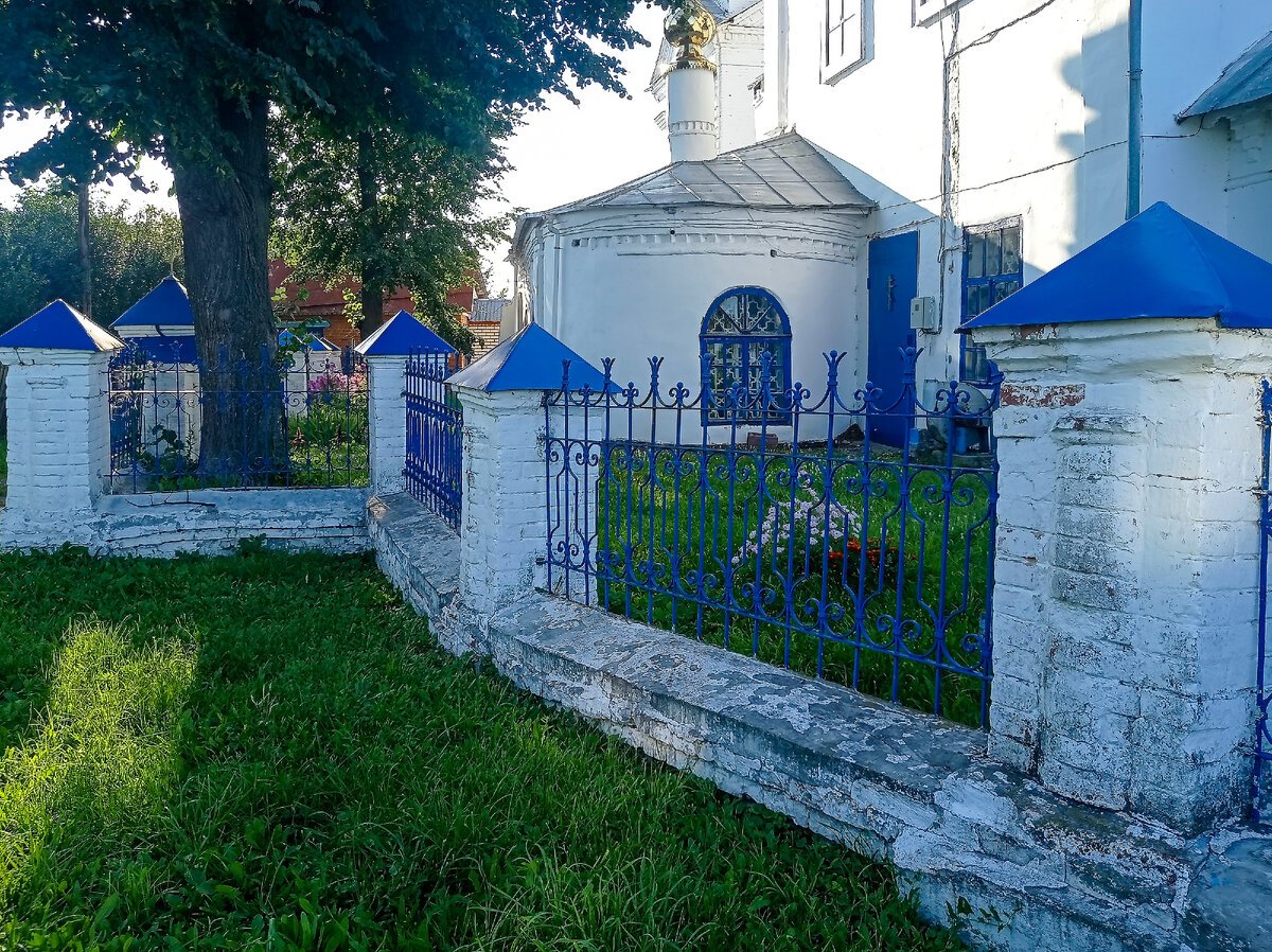 кижи. неорусский псевдорусский стиль. церковь рождества иоанна предтечи ярославль. собор покрова пресвятой богородицы на рву, москва. храм василия блаженного красная площадь.