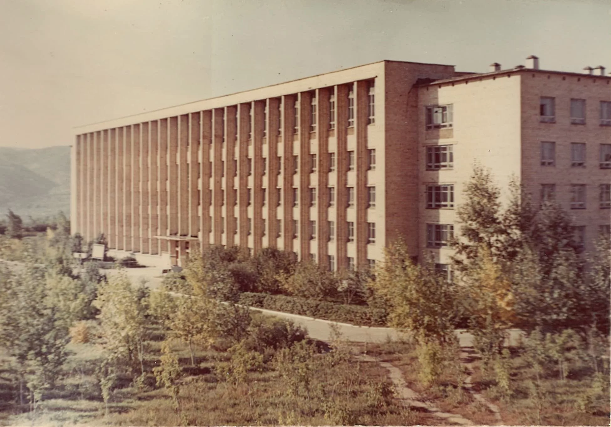 Так выглядел Красноярский политехнический институт в годы студенчества Шойгу, архивное фото