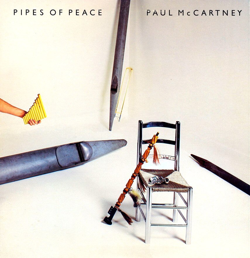 Paul McCartney «Pipes of Peace». Лицевая сторона конверта от японского издания 1983 года.